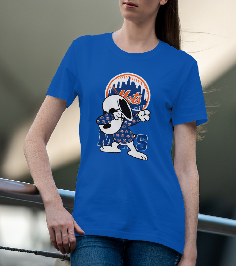 New York Mets Snoopy Dabbing Mets Logo Skyline T-Shirt