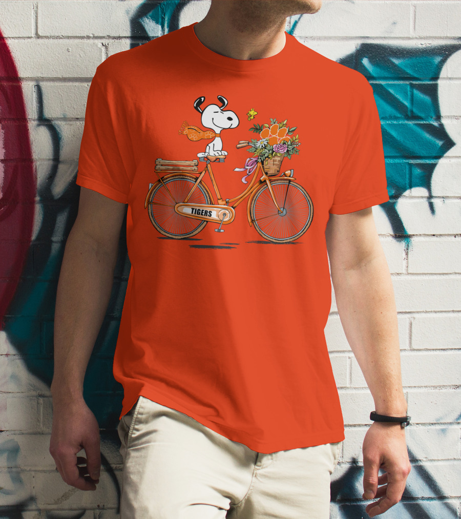 Clemson Tigers Snoopy Woodstock Bicycle Flowers T-Shirt