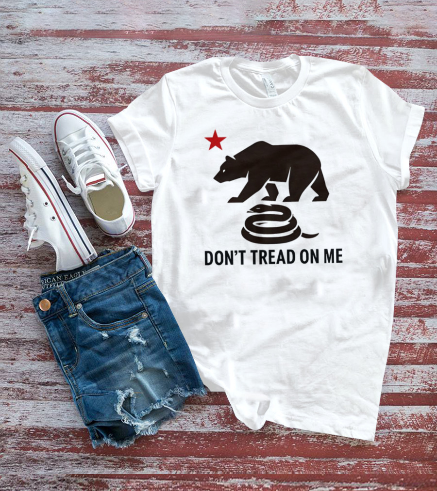 California Bear Tyrant King Don't Tread On Me Symbol With Star And Snake T-Shirt