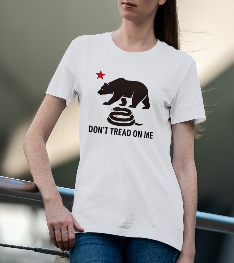 California Bear Tyrant King Don't Tread On Me Symbol With Star And Snake T-Shirt