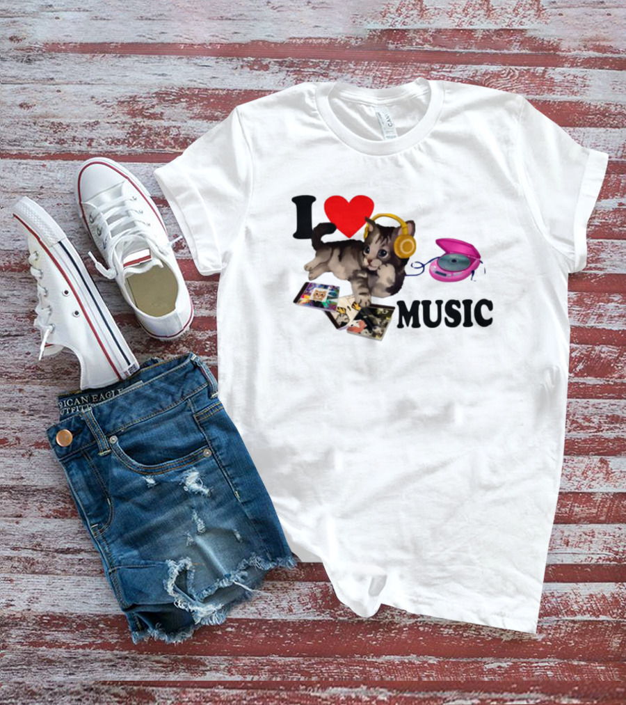 I Love Music Cat Headphones Portable CD Player Cute Cat Photos T-Shirt