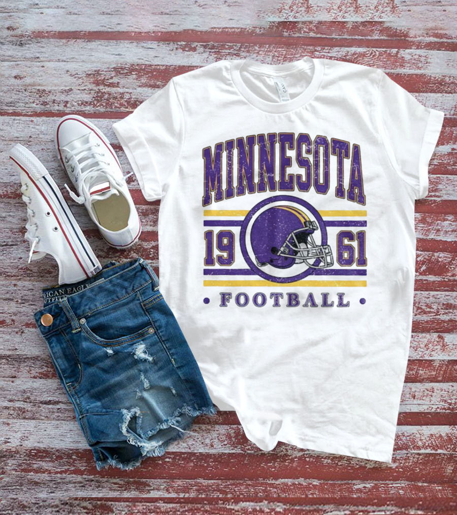 Minnesota Vikings Football Helmet 1961 NFL Vintage Style T-Shirt
