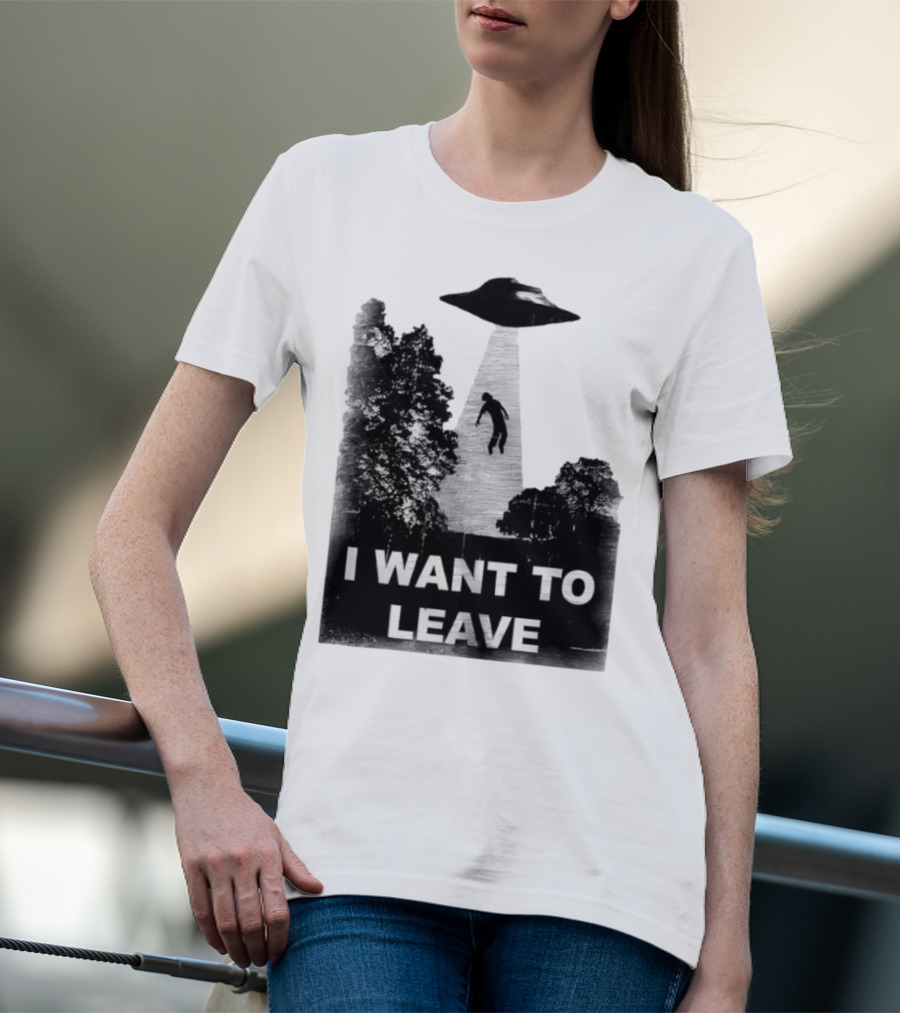 I Want To Leave UFO Abduction Scene Black And White Design T-Shirt