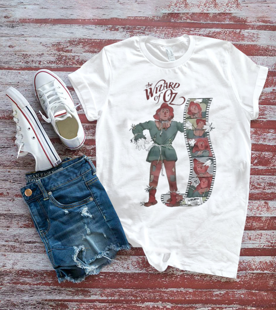 The Wizard Of Oz Scarecrow Illustration With Film Strip Style T-Shirt