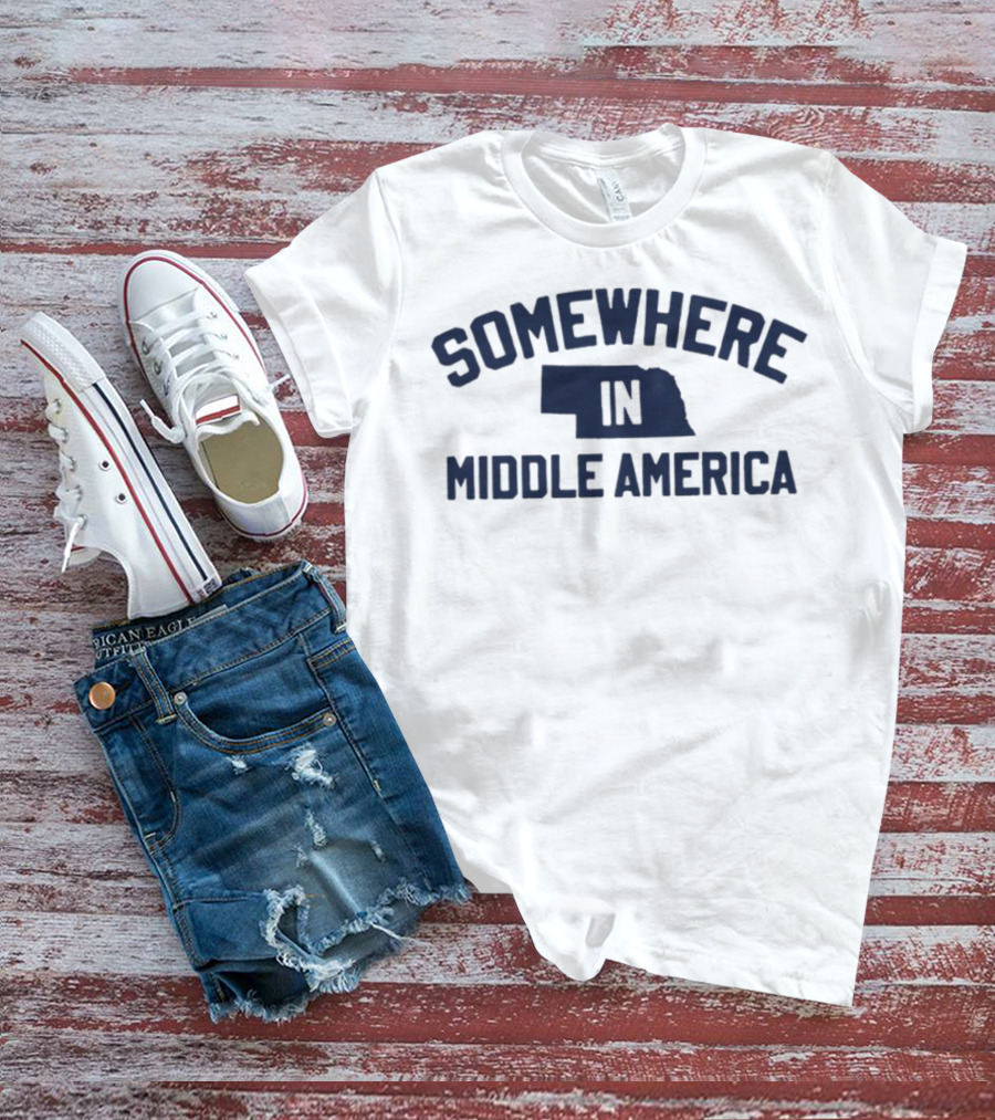 Somewhere In Middle America Nebraska Map Outline T-Shirt