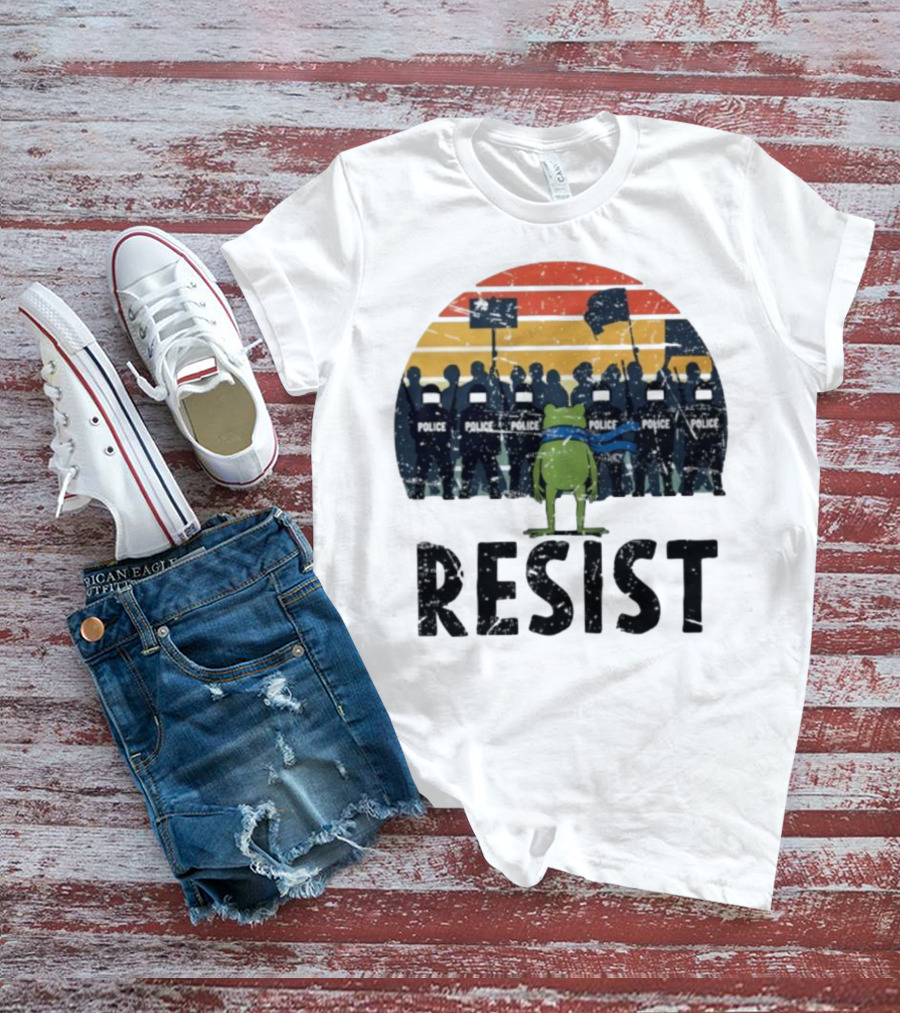 Portland Frog Protester Resist Police Vintage Sunset T-Shirt