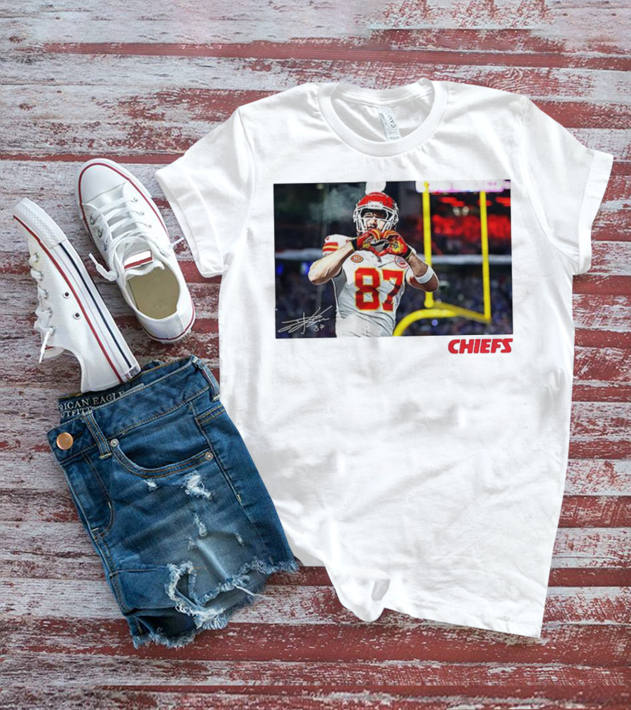 Travis Kelce 87 Kansas City Chiefs Heart Gesture Signature T-Shirt