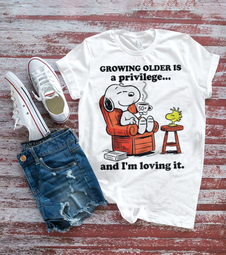 Snoopy And Woodstock Relaxing Growing Older 50+ Privilege And Loving It T-Shirt