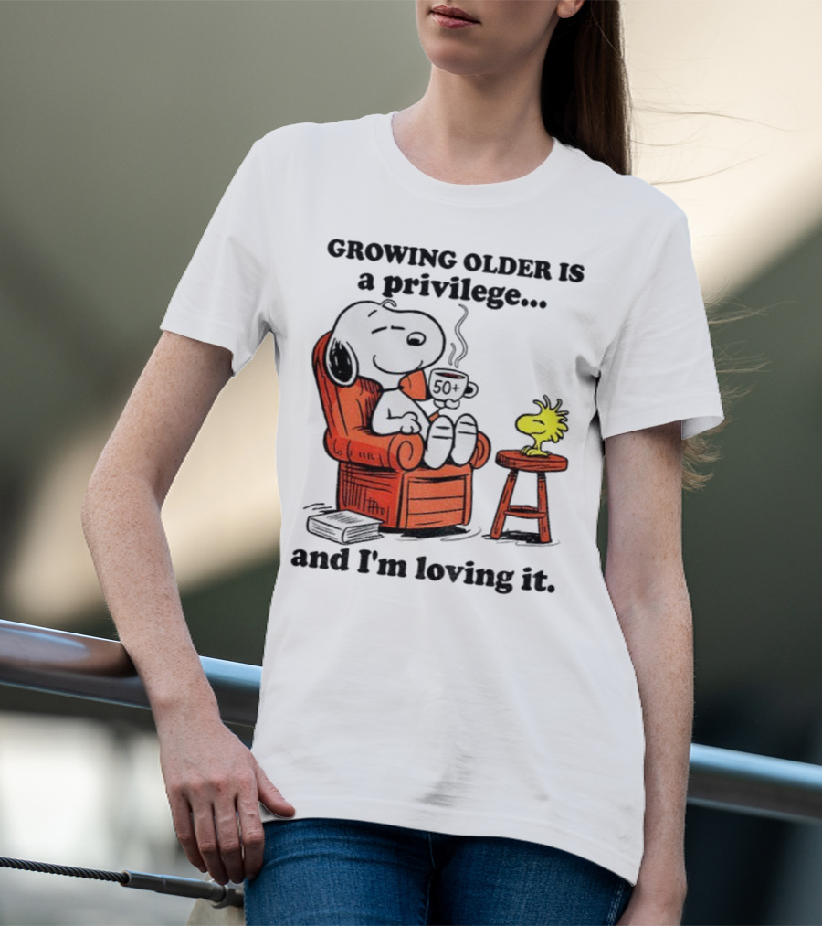 Snoopy And Woodstock Relaxing Growing Older 50+ Privilege And Loving It T-Shirt
