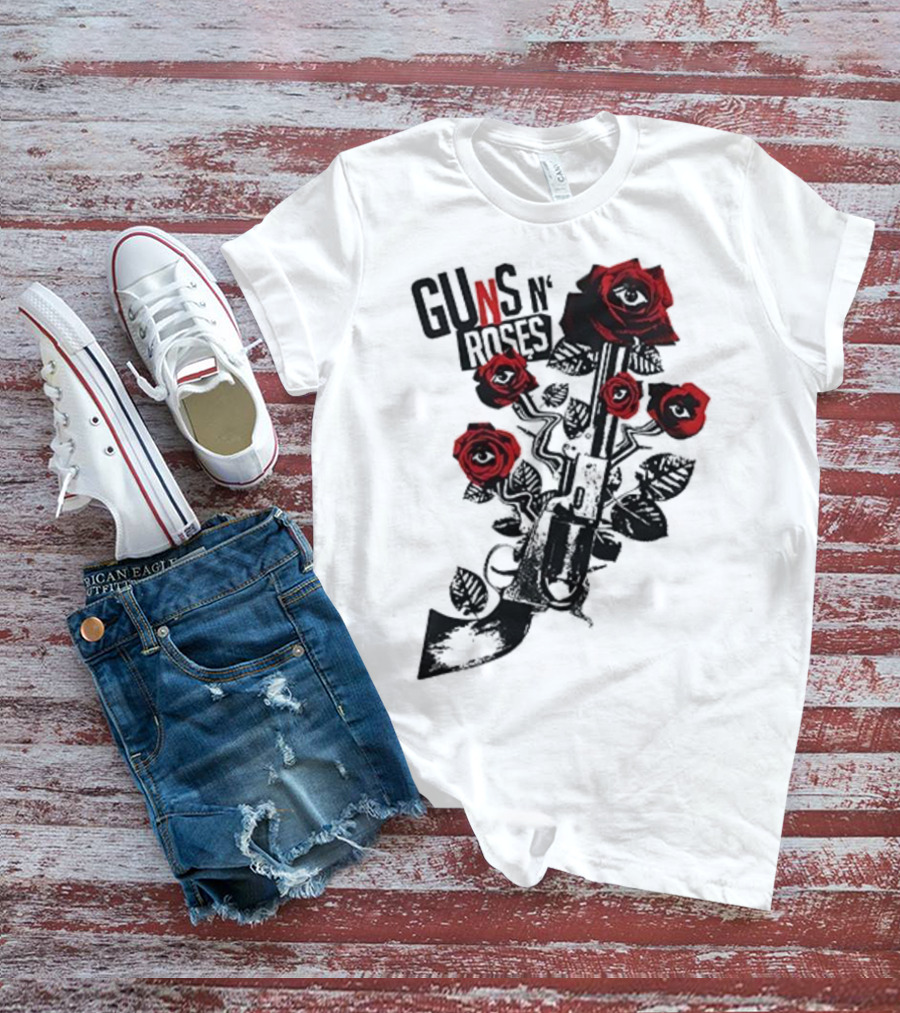 Guns N’ Roses 2025 World Tour Warsaw Red Roses And Pistols T-Shirt