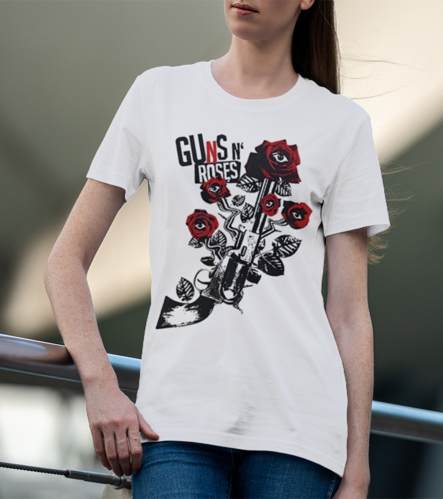 Guns N’ Roses 2025 World Tour Warsaw Red Roses And Pistols T-Shirt