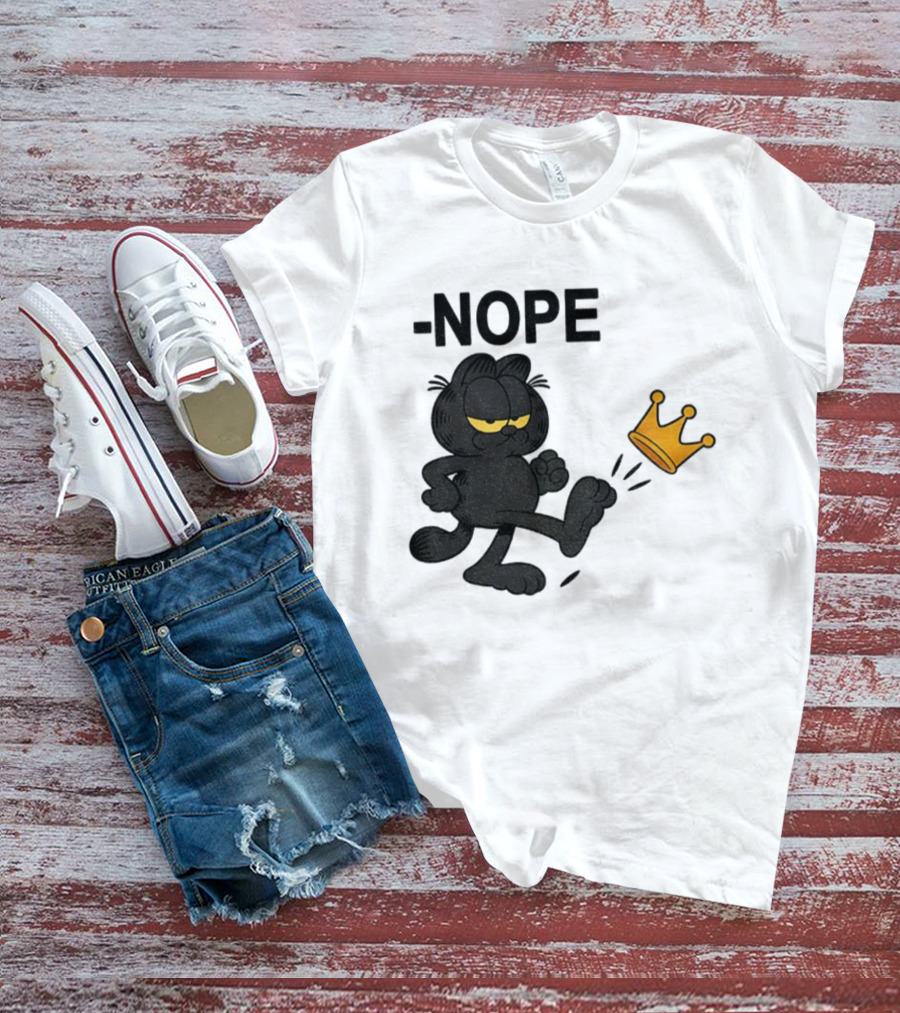 NOPE Black Cat Kicking Crown No Kings In America T-Shirt