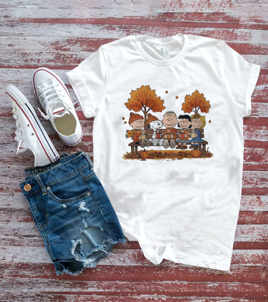 Snoopy Peanuts Friends Fall Autumn Thanksgiving Scene T-Shirt