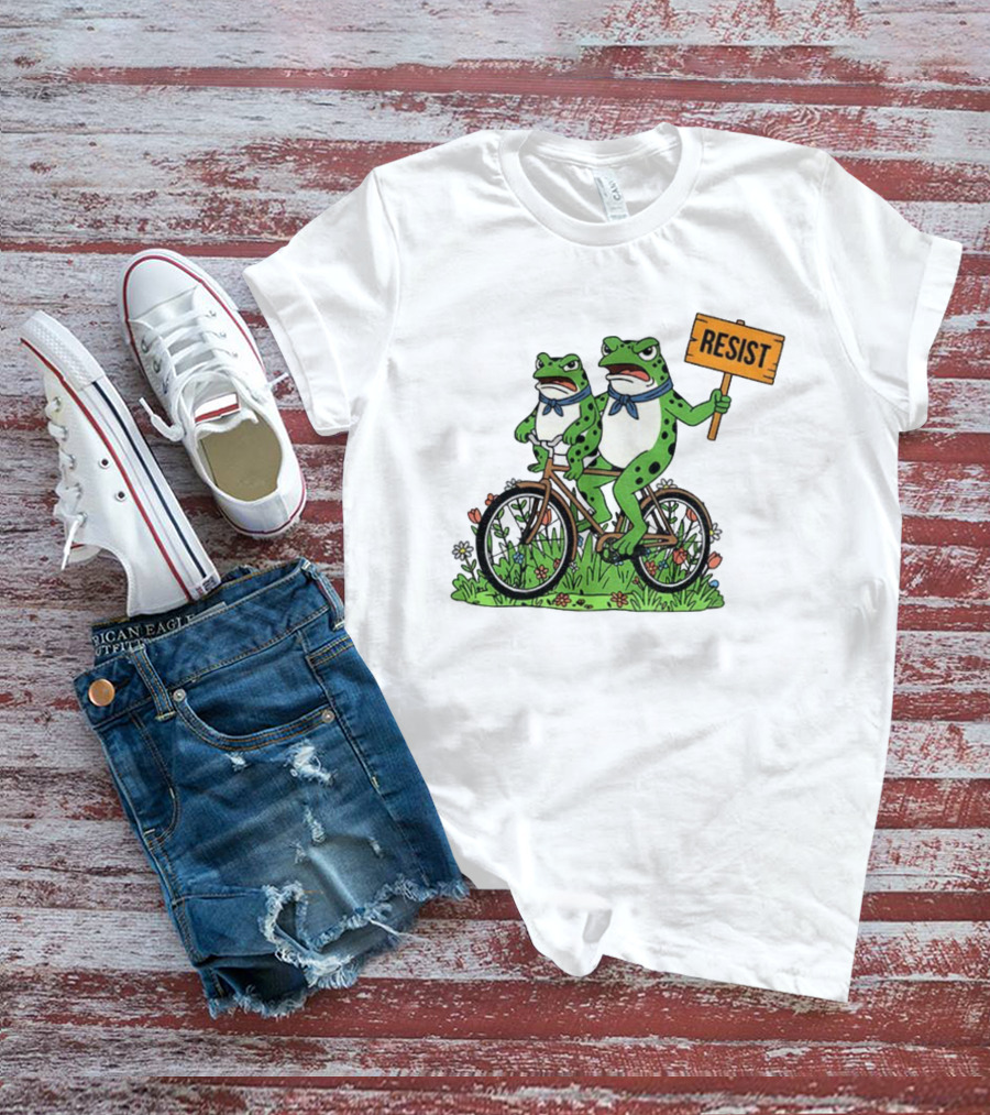 Frog On Bike Resist Protest Sign Portland Garden Scene T-Shirt