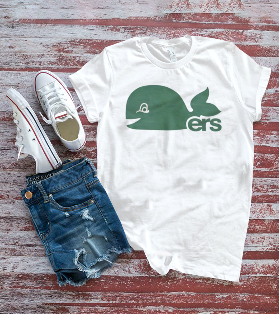 Whalers Retro Whale Tail Design With Whale And 'ers T-Shirt