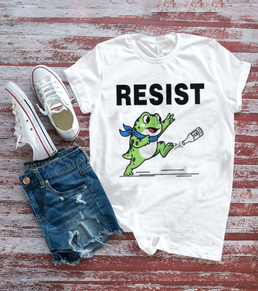 Portland Frog Resist Anti-ICE Protest Jumping Art T-Shirt
