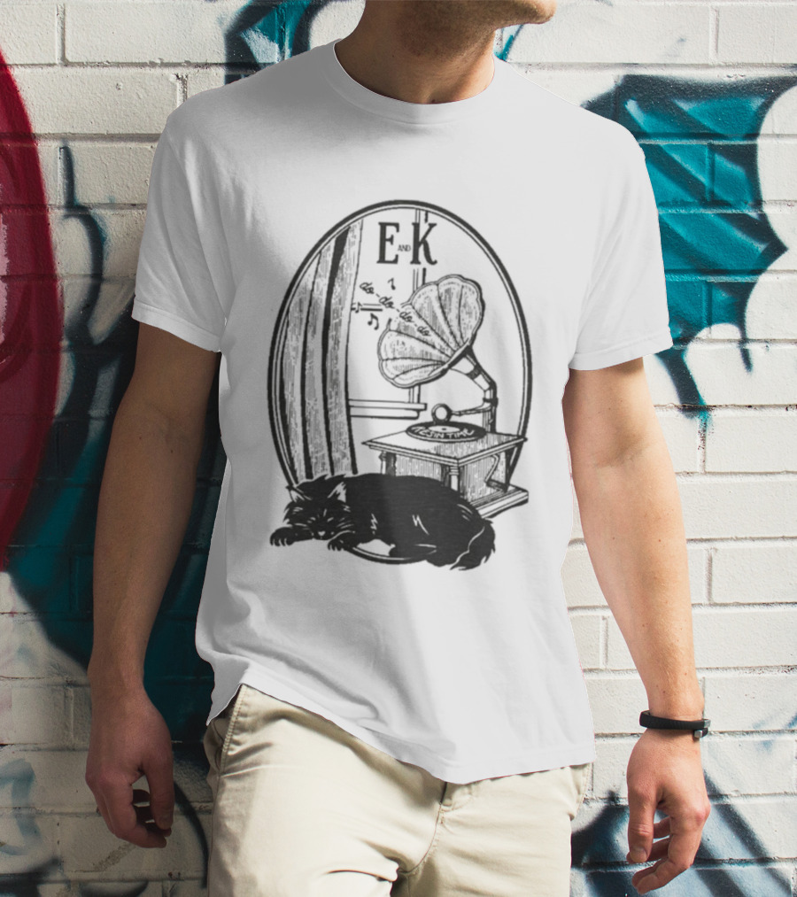 Evan And Katelyn EK Vintage Gramophone Oval Design T-Shirt
