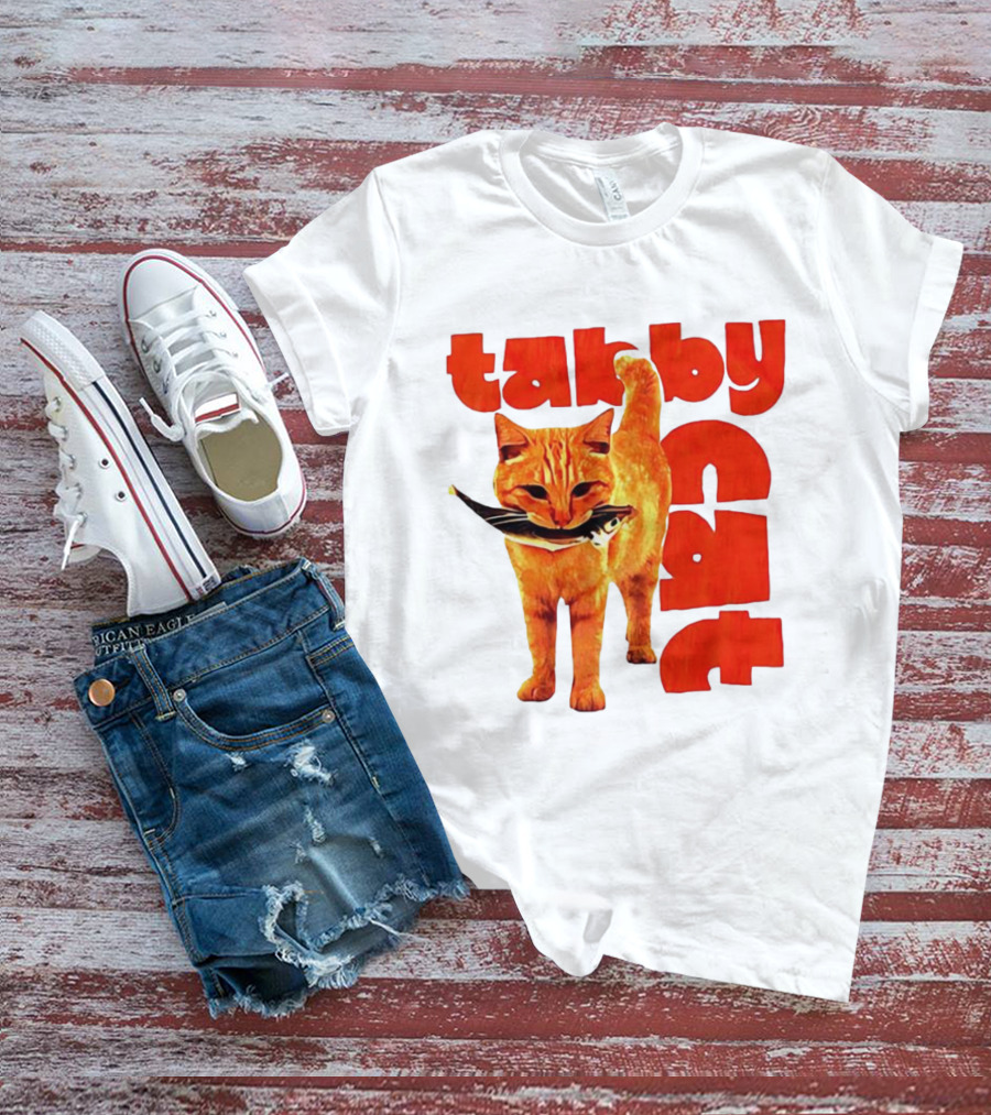 Tabby Cat Holding Fish Meme Retro Font T-Shirt
