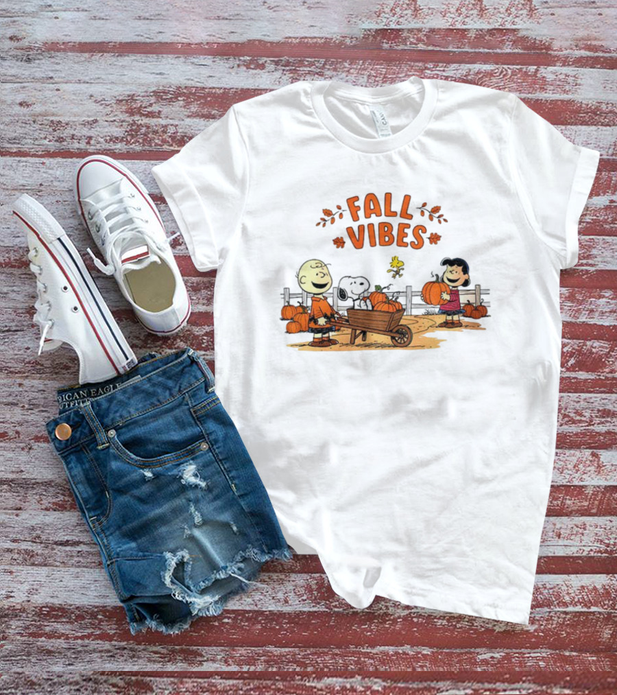 Fall Vibes Snoopy Thanksgiving Charlie Brown Pumpkin Halloween 2025 T-Shirt