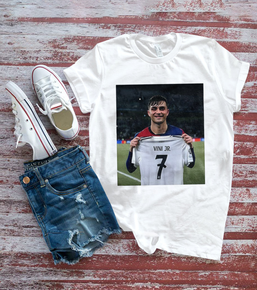 Pedri Holding Vini Jr 7 Jersey La Liga Real Madrid T-Shirt
