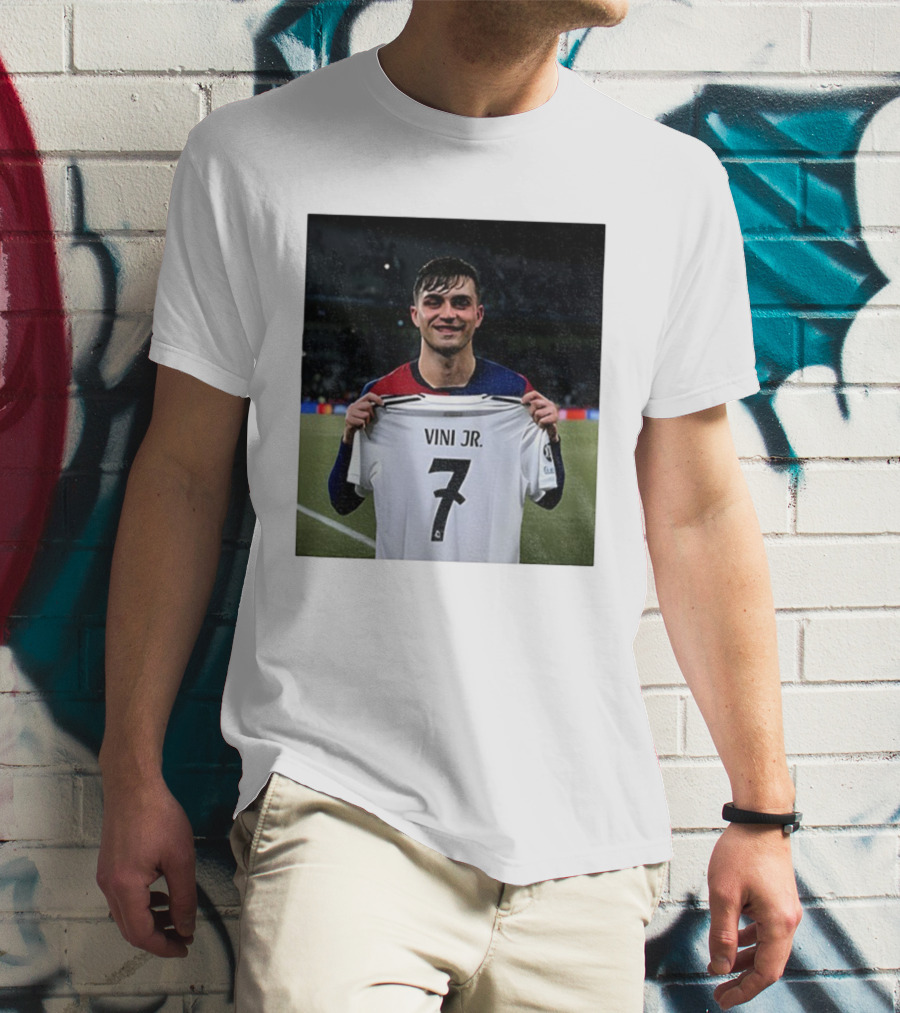 Pedri Holding Vini Jr 7 Jersey La Liga Real Madrid T-Shirt