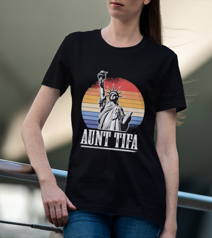 Statue Of Liberty Aunt Tifa Vintage Retro Stripes T-Shirt