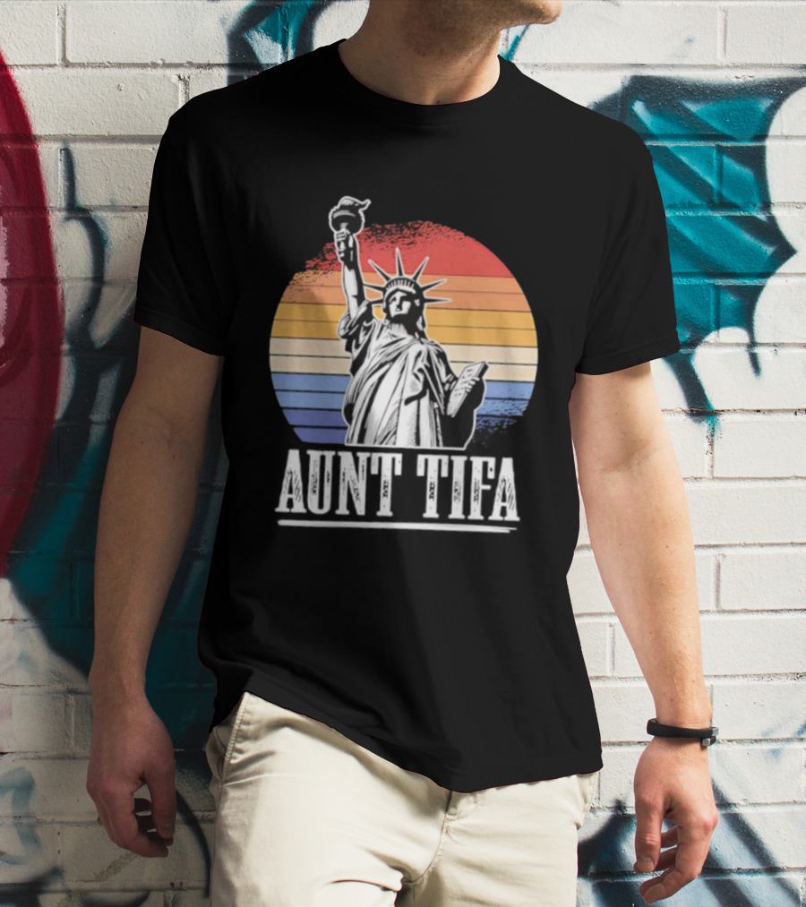 Statue Of Liberty Aunt Tifa Vintage Retro Stripes T-Shirt