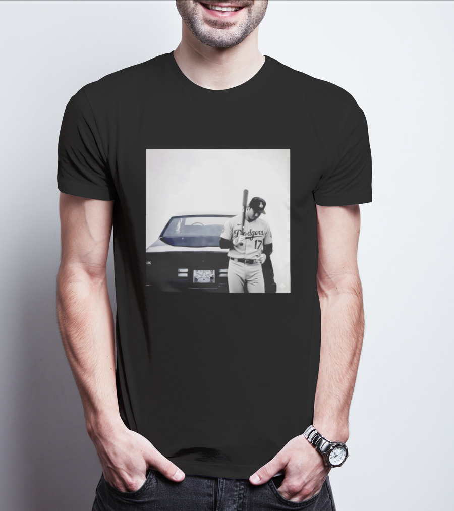 Shohei Ohtani Los Angeles Dodgers Baseball Pose Vintage Car Scene T-Shirt