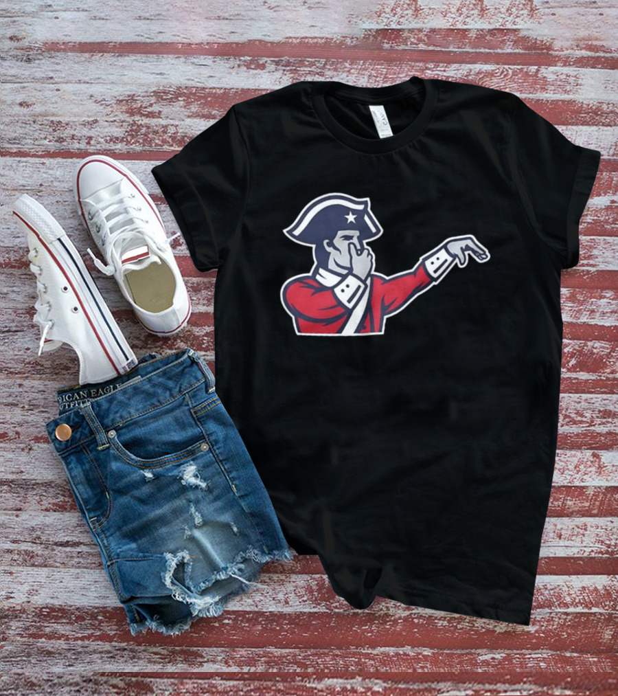 New England Patriots Hold Ya Nose Pat Patriot Gesture T-Shirt