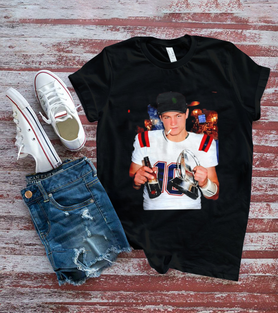 New England Patriots 16 Smoking Beer Trophy T-Shirt