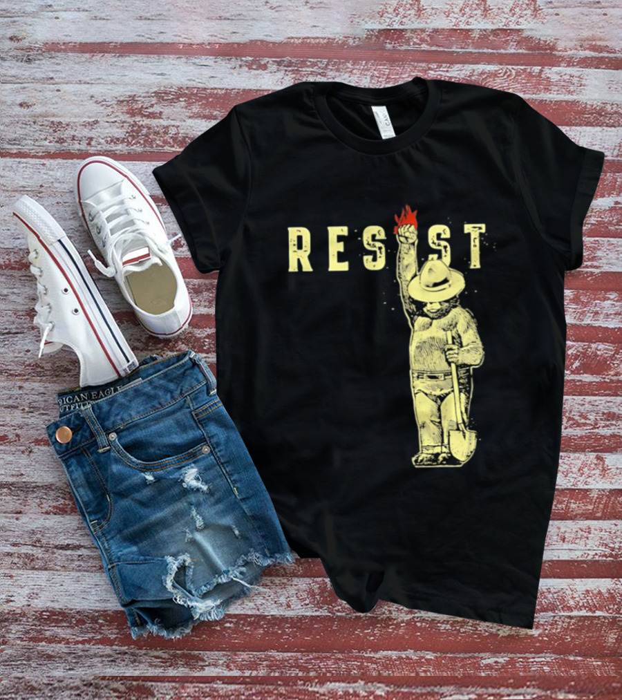 Protect Our National Parks Bear Resist Fist Fire Shovel T-Shirt