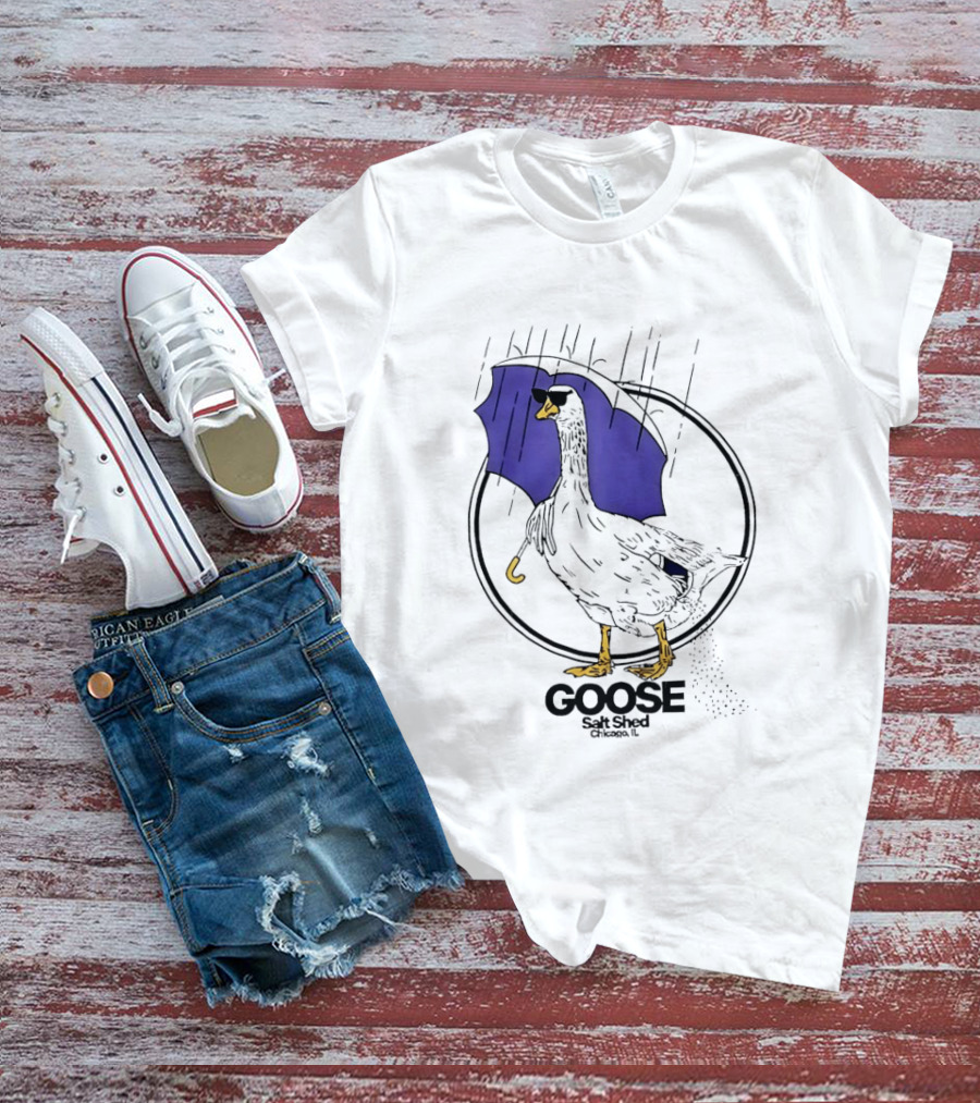 Goose Salt Shed Chicago IL Purple Umbrella Rain T-Shirt
