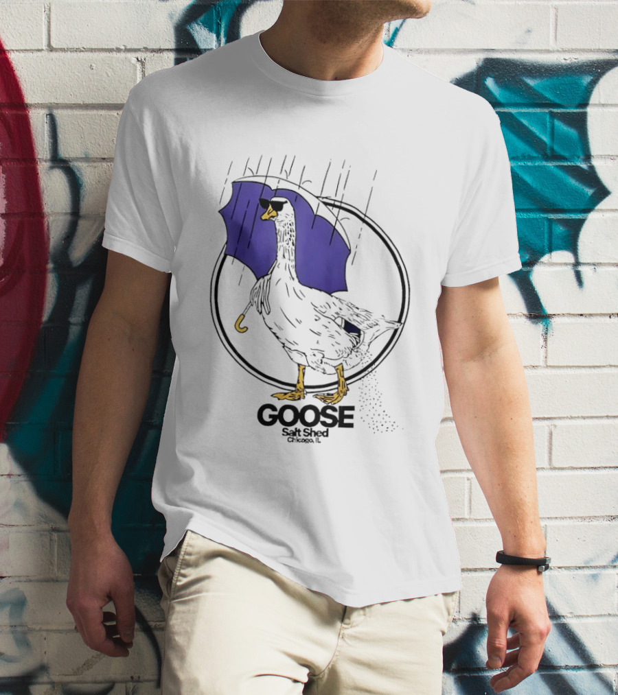 Goose Salt Shed Chicago IL Purple Umbrella Rain T-Shirt