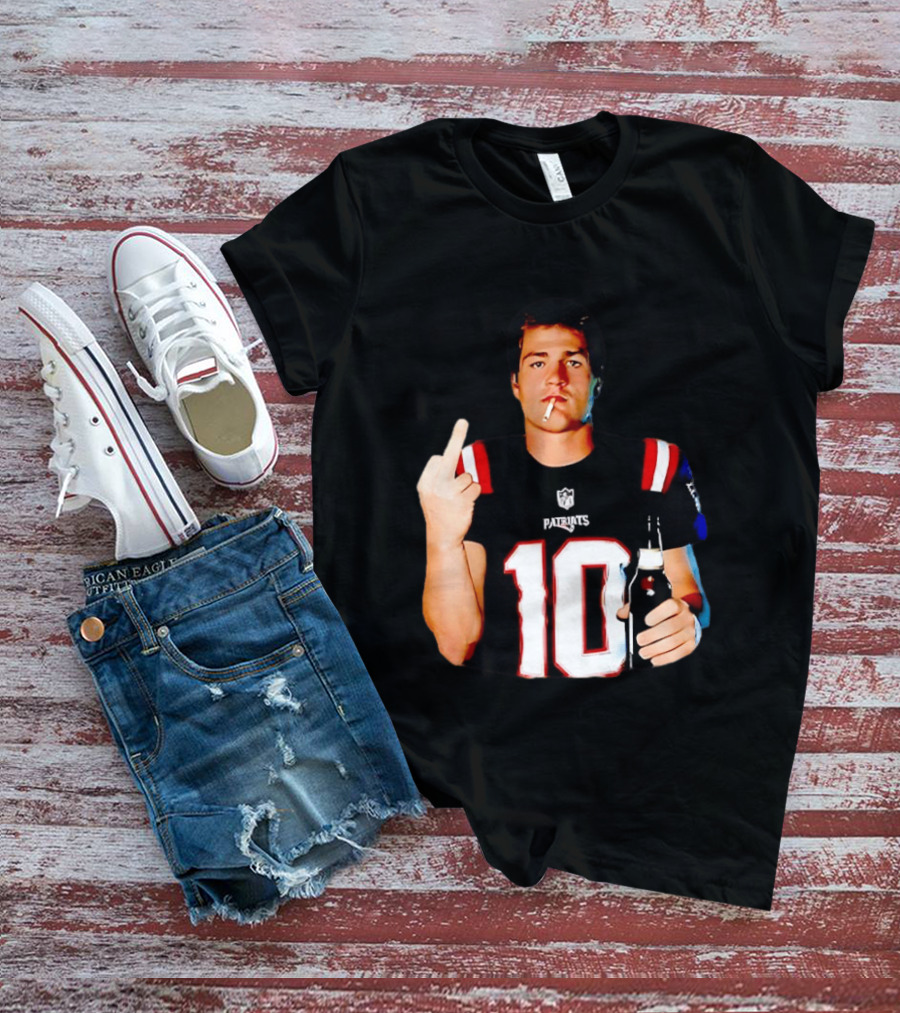 Drake Maye Middle Finger Smoking Holding Beer Can New England Patriots 10 T-Shirt