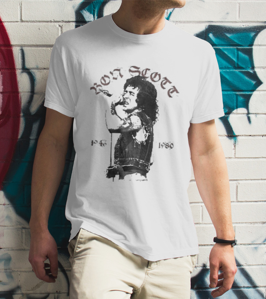 Bon Scott 1946 1980 Vocalist Tribute Memorabilia T-Shirt