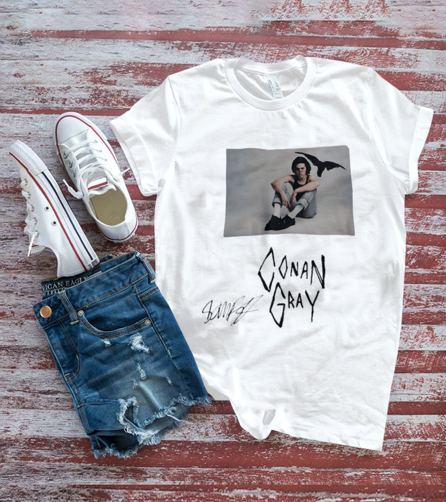 Conan Gray Sitting Pose With Bird T-Shirt