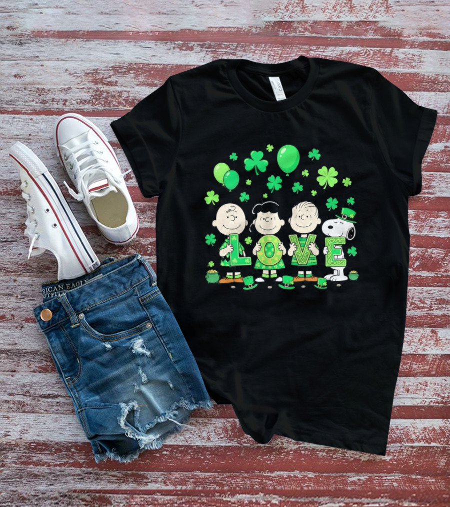 Snoopy Charlie Brown And Friends Love Shamrock St. Patrick's Day Celebration T-Shirt