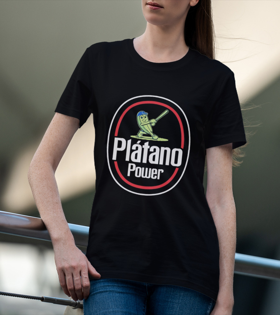 Plátano Power Pickle Baseball Player Batting T-Shirt