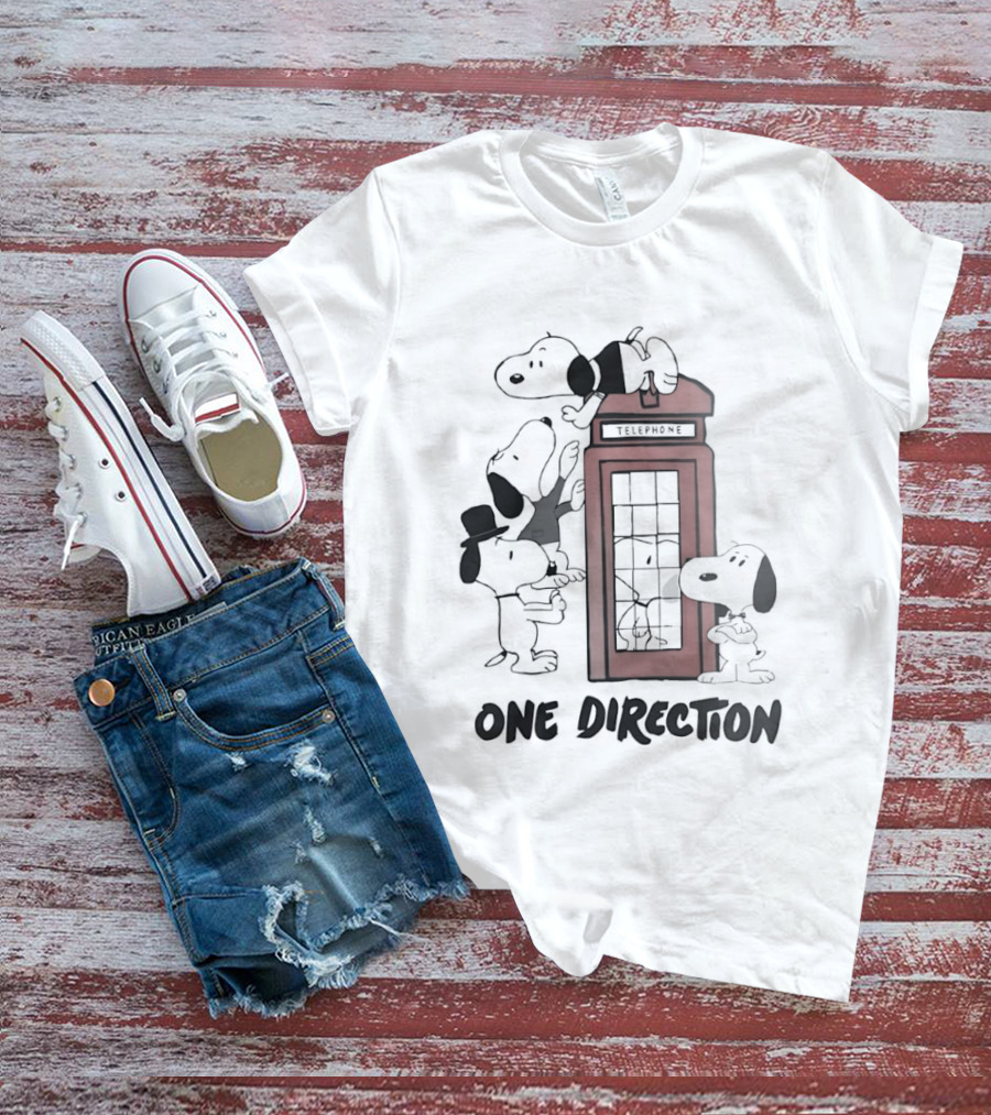 Snoopy One Direction Red Phone Booth T-Shirt