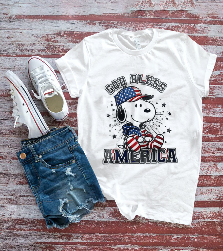 Peanuts Snoopy God Bless America Stars And Stripes T-Shirt