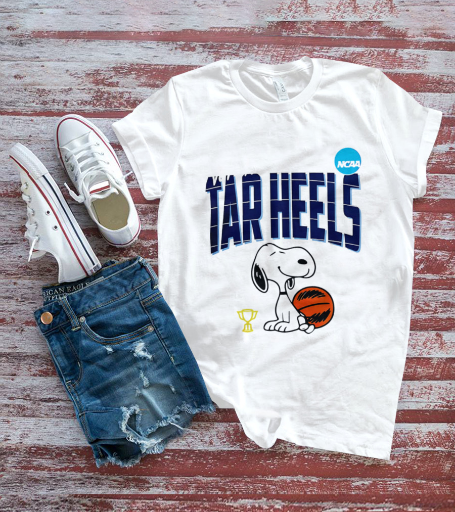 North Carolina Tar Heels Snoopy Basketball NCAA March Madness 2026 T-Shirt