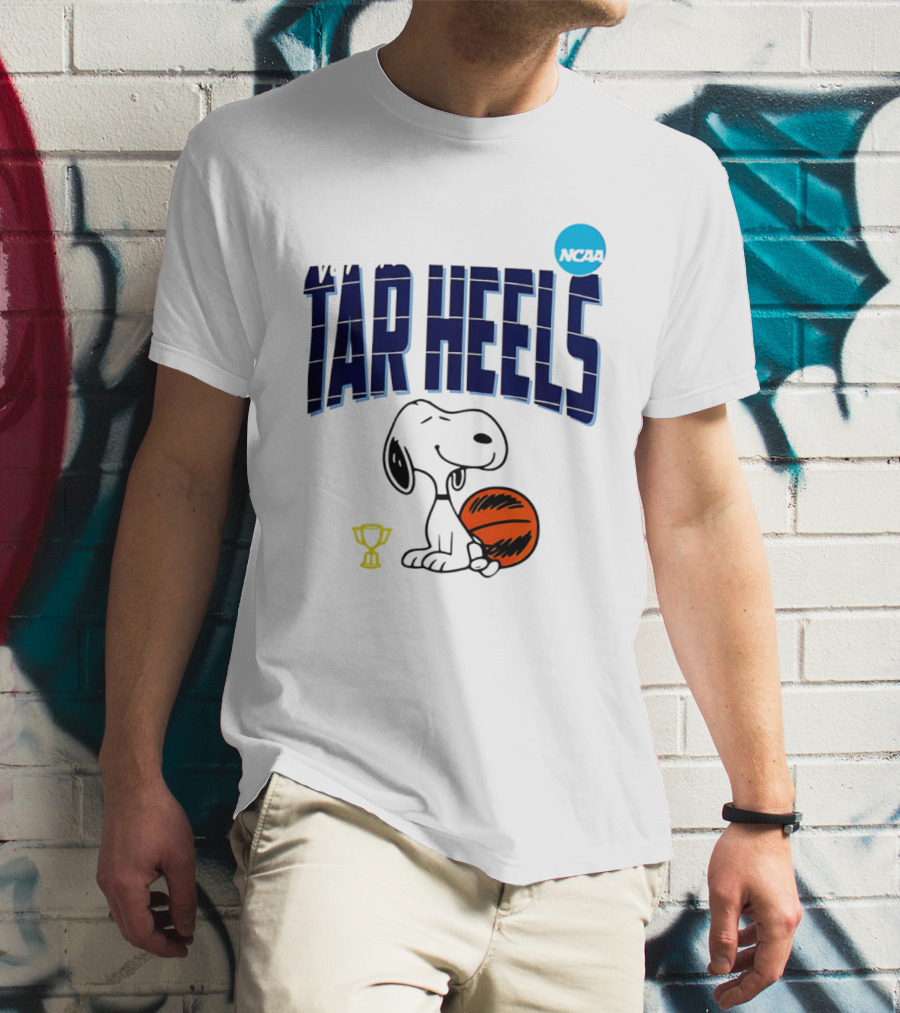 North Carolina Tar Heels Snoopy Basketball NCAA March Madness 2026 T-Shirt