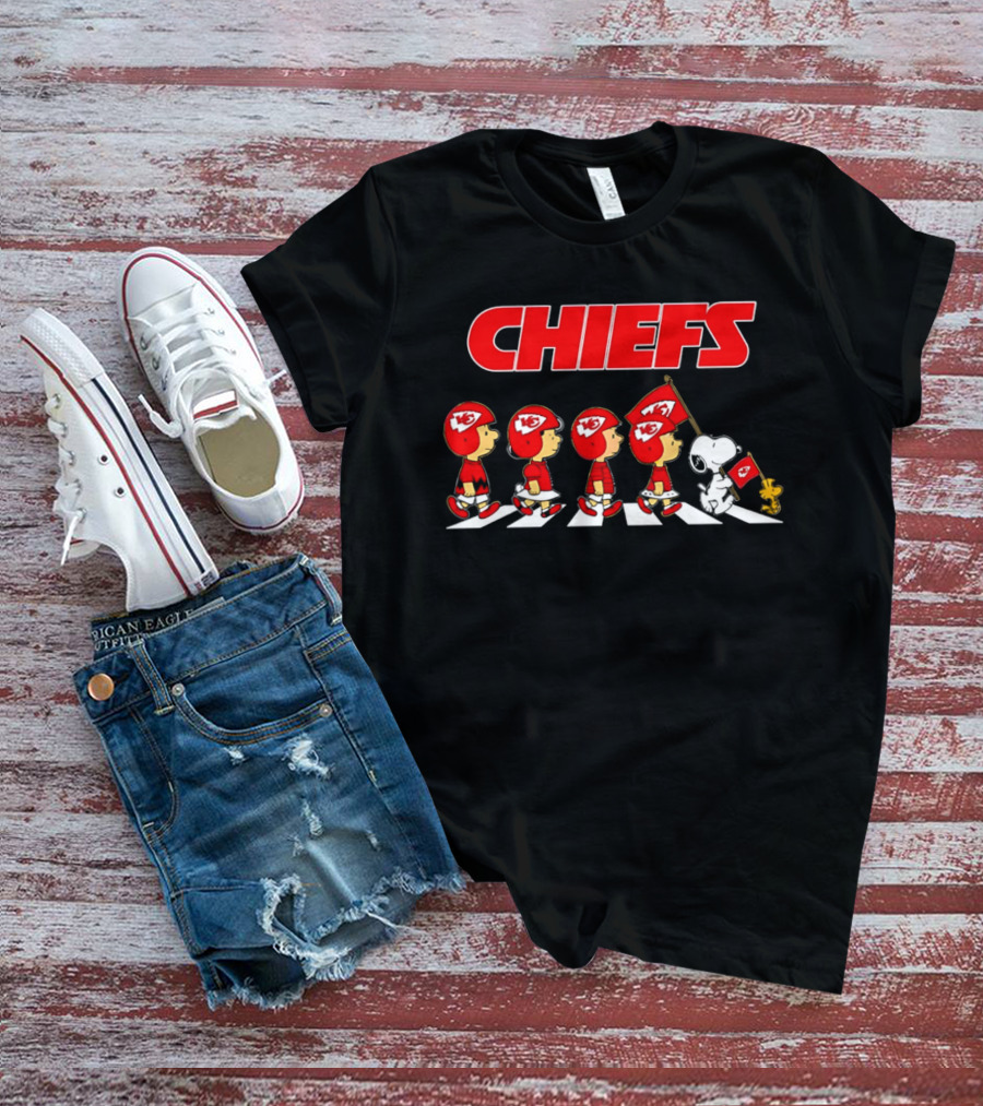 Peanuts Kansas City Chiefs Snoopy And Friends Walking With Flag T-Shirt
