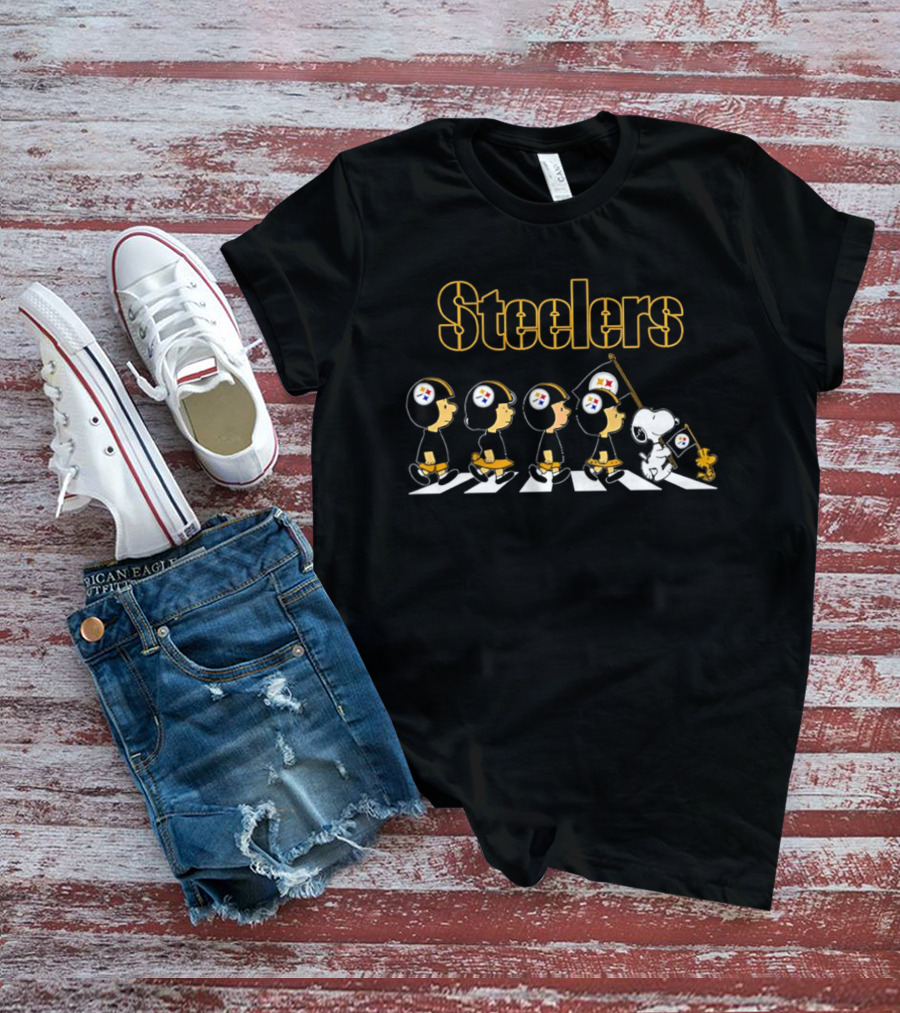 Steelers Peanuts Characters Walking With Football Flag T-Shirt