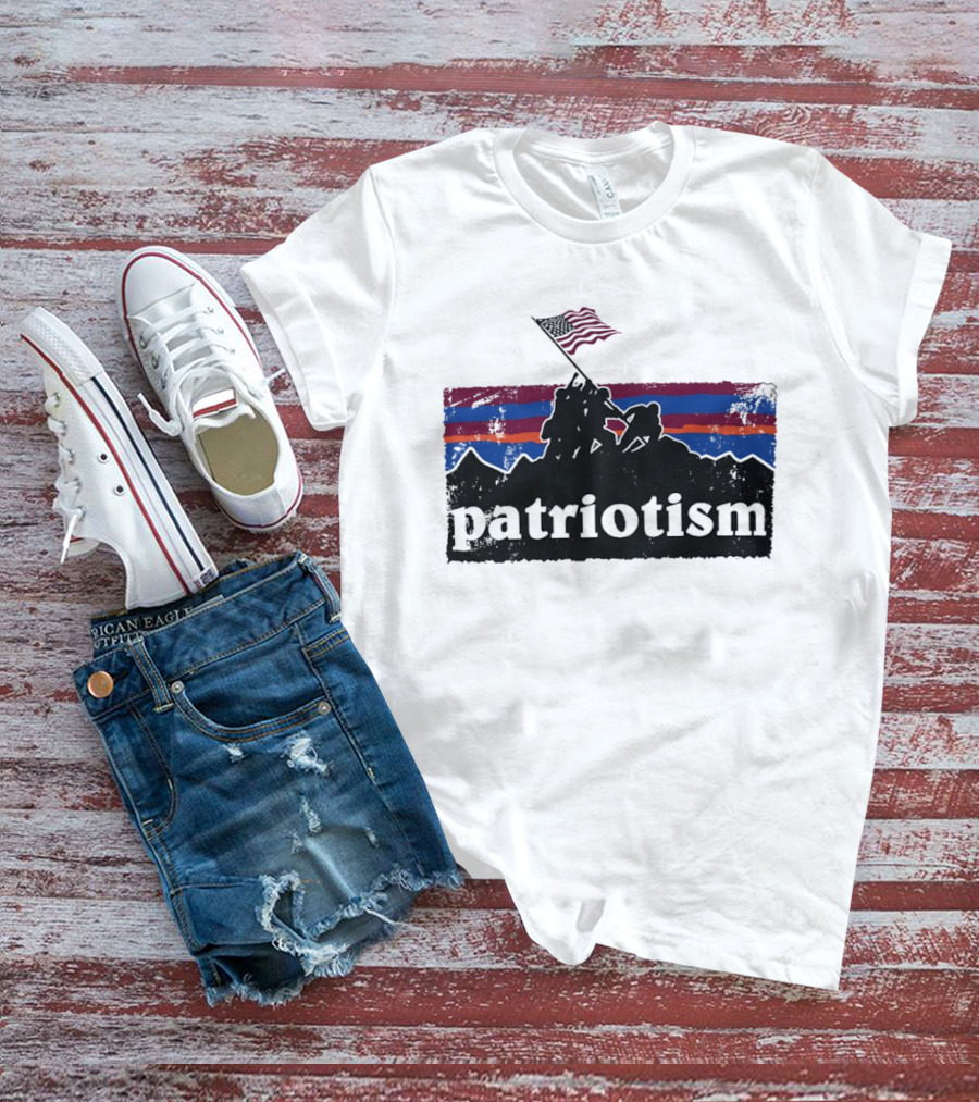 Patriotism Battle Of Iwo Jima Holding US Flag Mountain T-Shirt