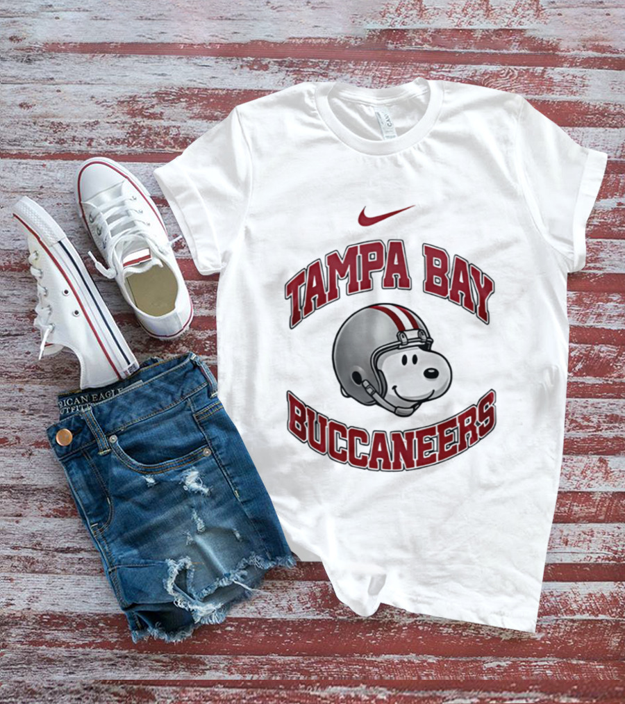 Tampa Bay Buccaneers Snoopy Helmet Nike 2026 T-Shirt