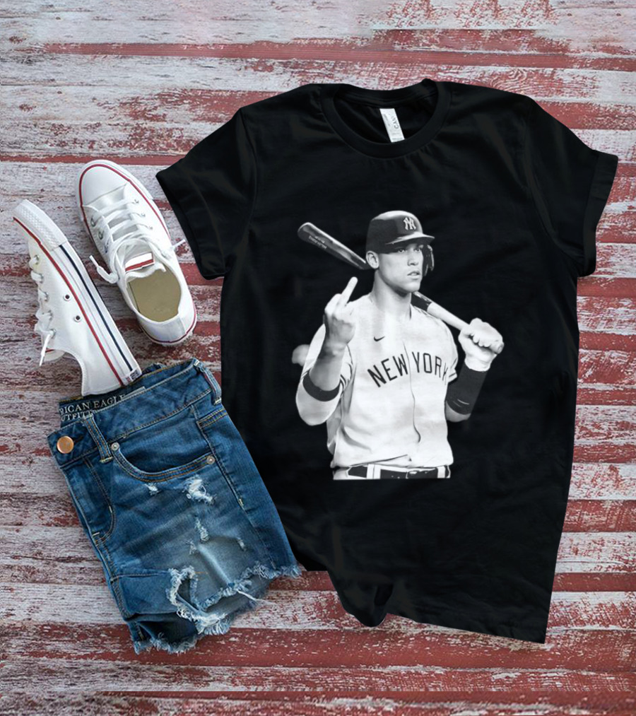 New York Yankees Aaron Judge Baseball Gesture T-Shirt
