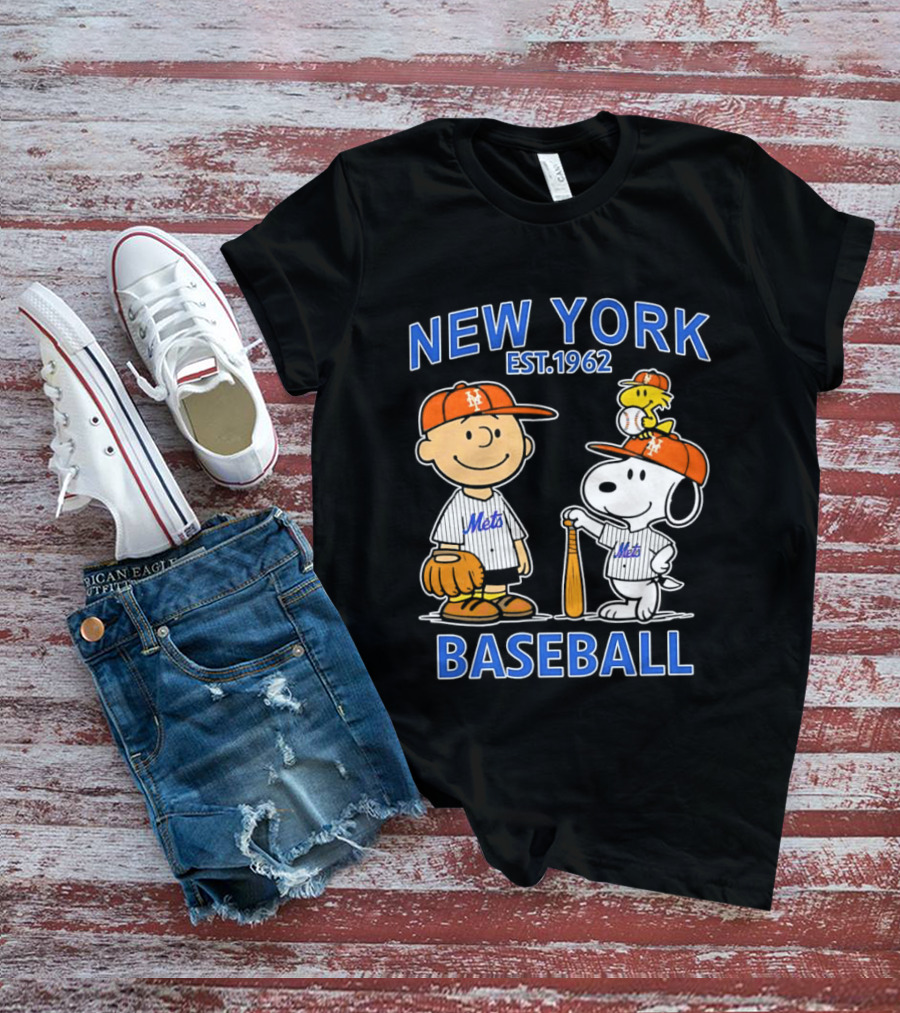 Charlie Brown And Snoopy New York Mets Baseball Est 1962 T-Shirt