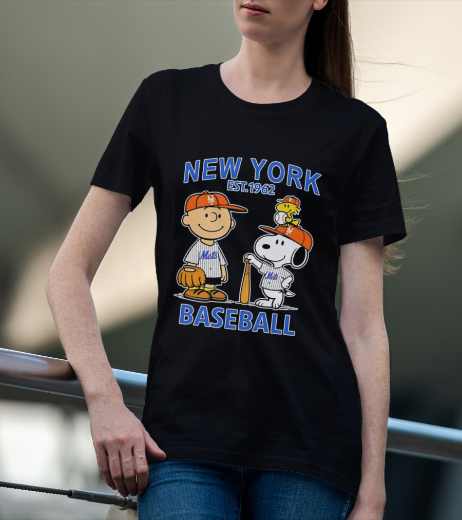 Charlie Brown And Snoopy New York Mets Baseball Est 1962 T-Shirt