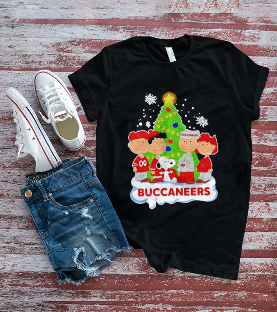 Snoopy Buccaneers Christmas Tree Tampa Bay Peanuts Holiday T-Shirt